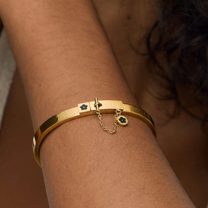 Bracelete de Flores com Fechadura Banhado em Ouro 18k