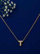 Colar Letra Aura Banhado em Ouro 18k