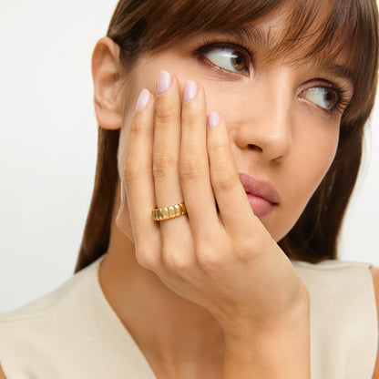 Anel Curvina Banhado em Ouro 18k