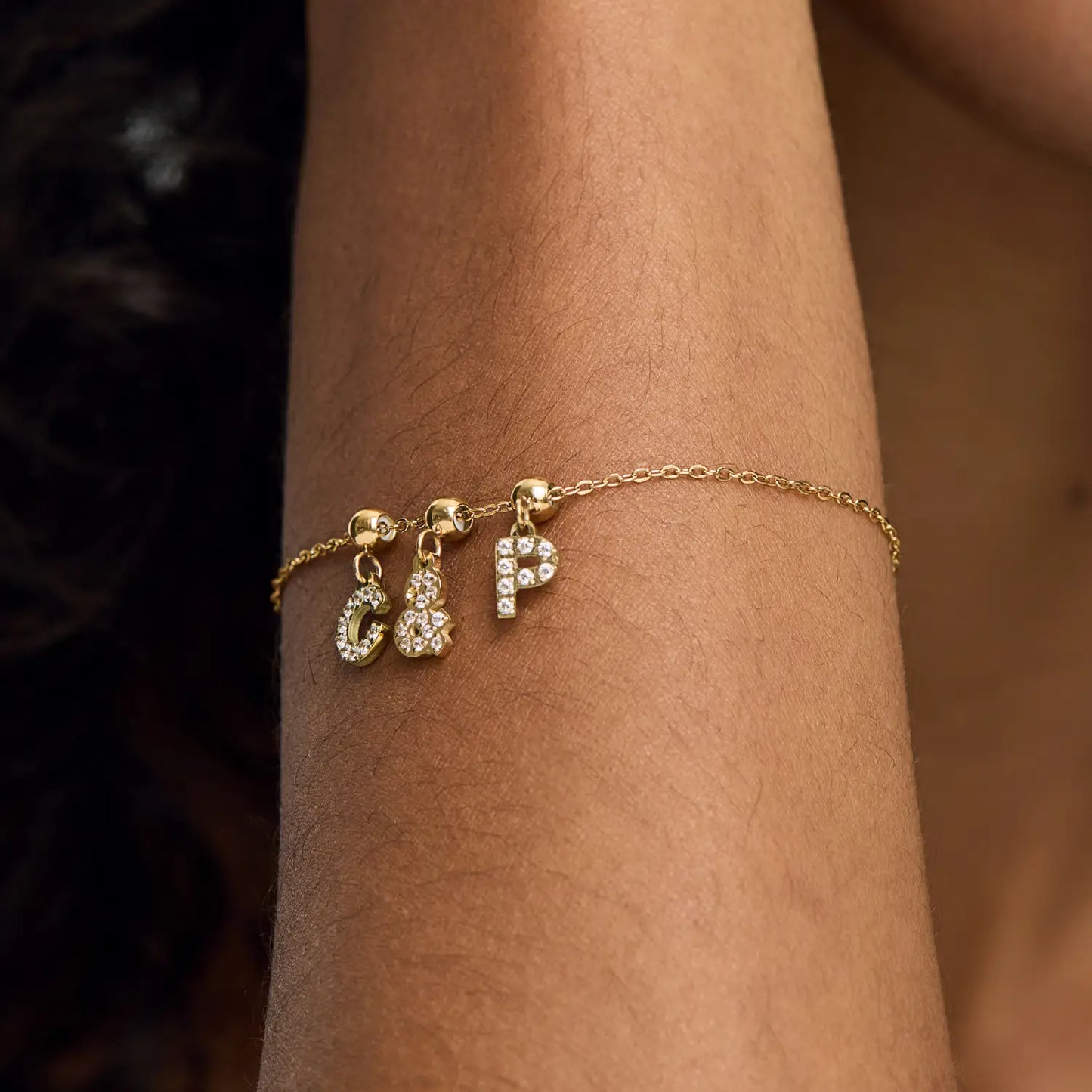 Pingente Inicial "&"  Banhado em Ouro 18k