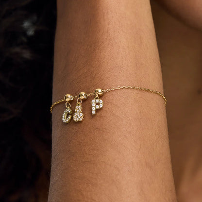 Pingente Inicial "&"  Banhado em Ouro 18k