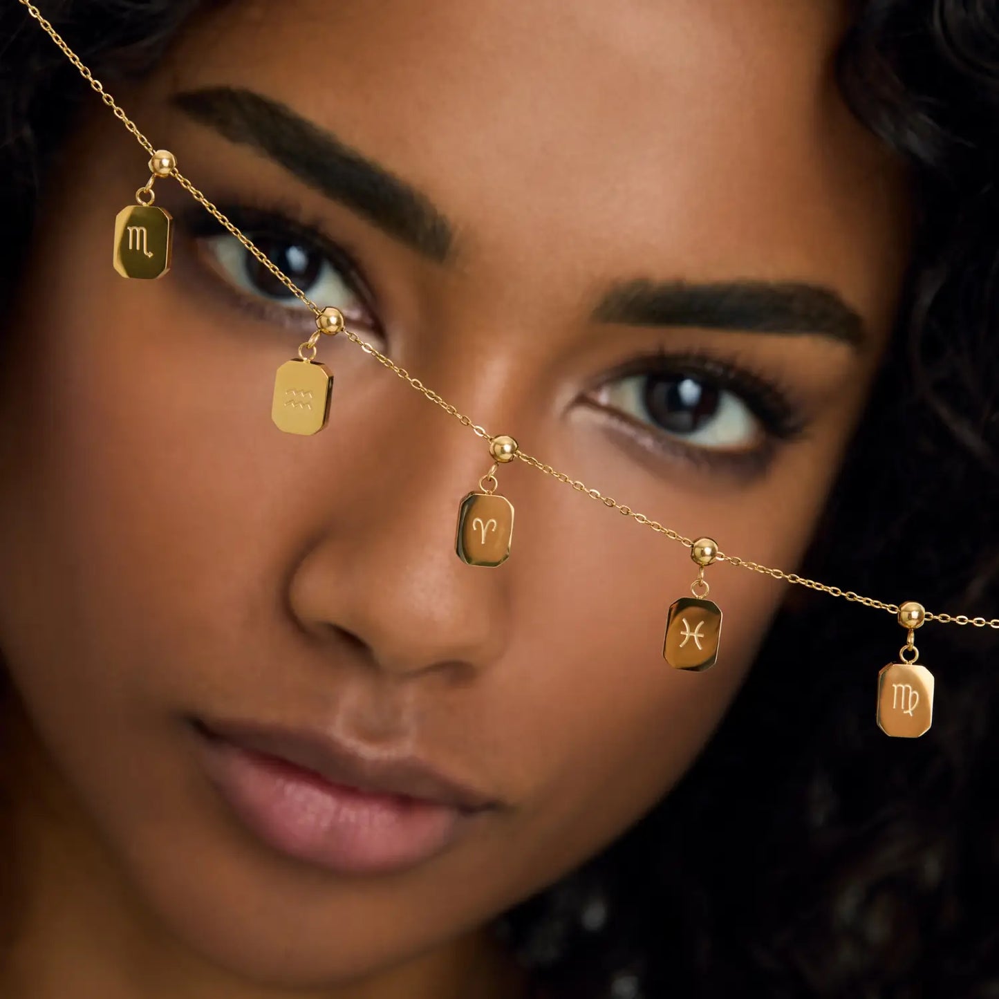 Pingente Signo Virgem Banhado em Ouro 18k