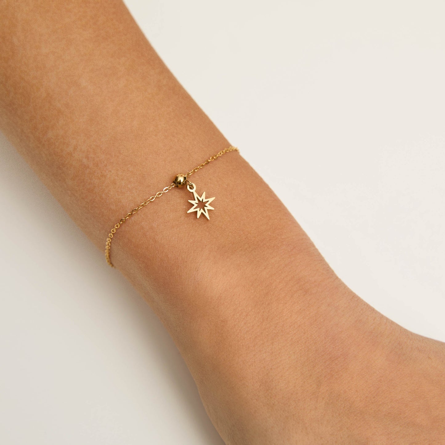 Pingente Estrela Slim Banhado em Ouro 18k